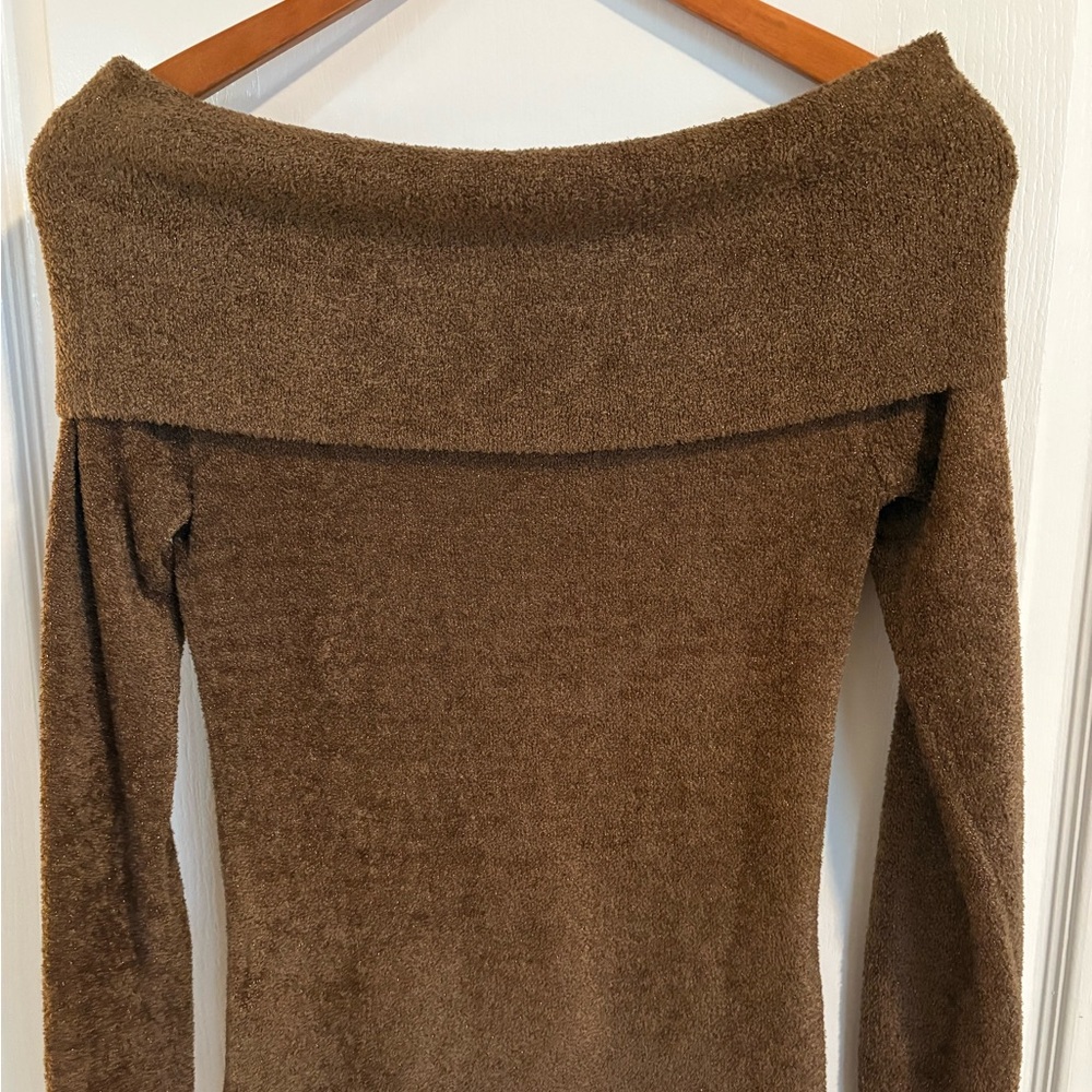 Cache Off Shoulder Sweater Small – Brown Soft Knit w/ Gold Metallic Threading